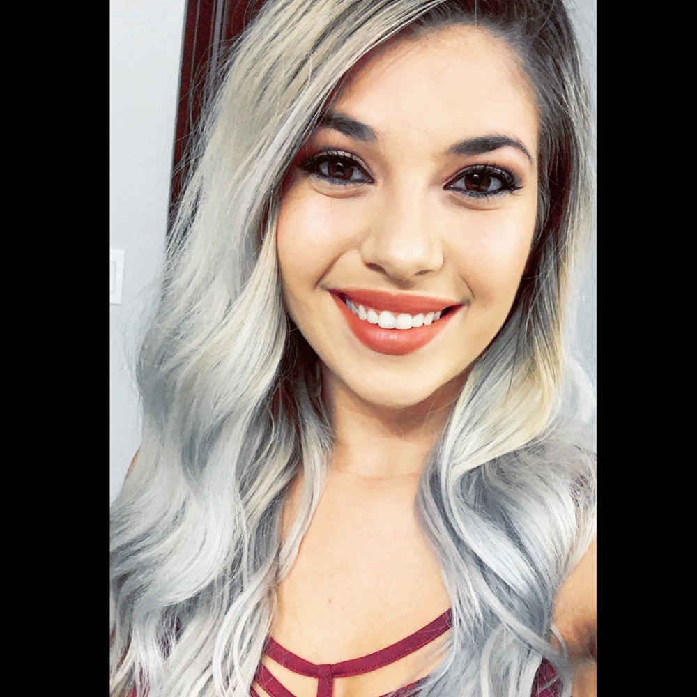 Meet your Posher, Celina